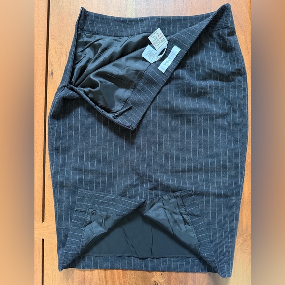 MaxMara Charcoal Pinstripe Pencil Skirt 95%Virgin Wool - Picture 10 of 14